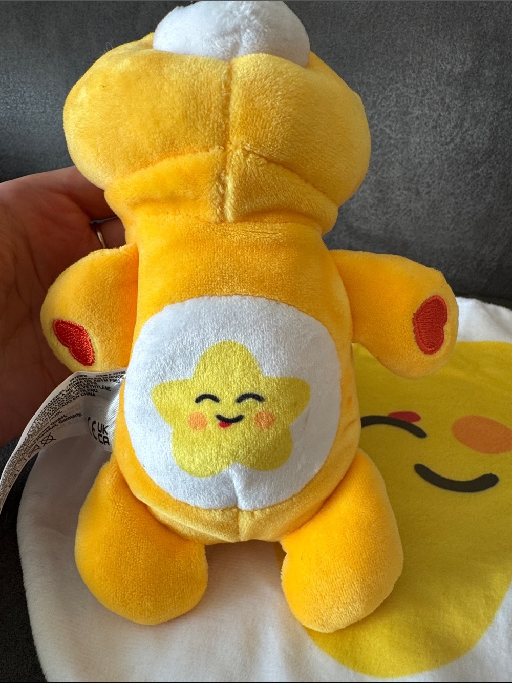 Care Bears Cutetitos Funshine Bear Plush Character Blanket with Heart Nose - Picture 4 of 7